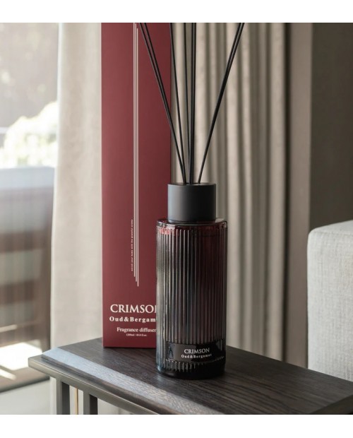 Namų kvapas su lazdelėmis "Crimson Oud and Bergamot", 1200ml Namų kvapas su lazdelėmis "Crimson Oud and Bergamot", 1200ml